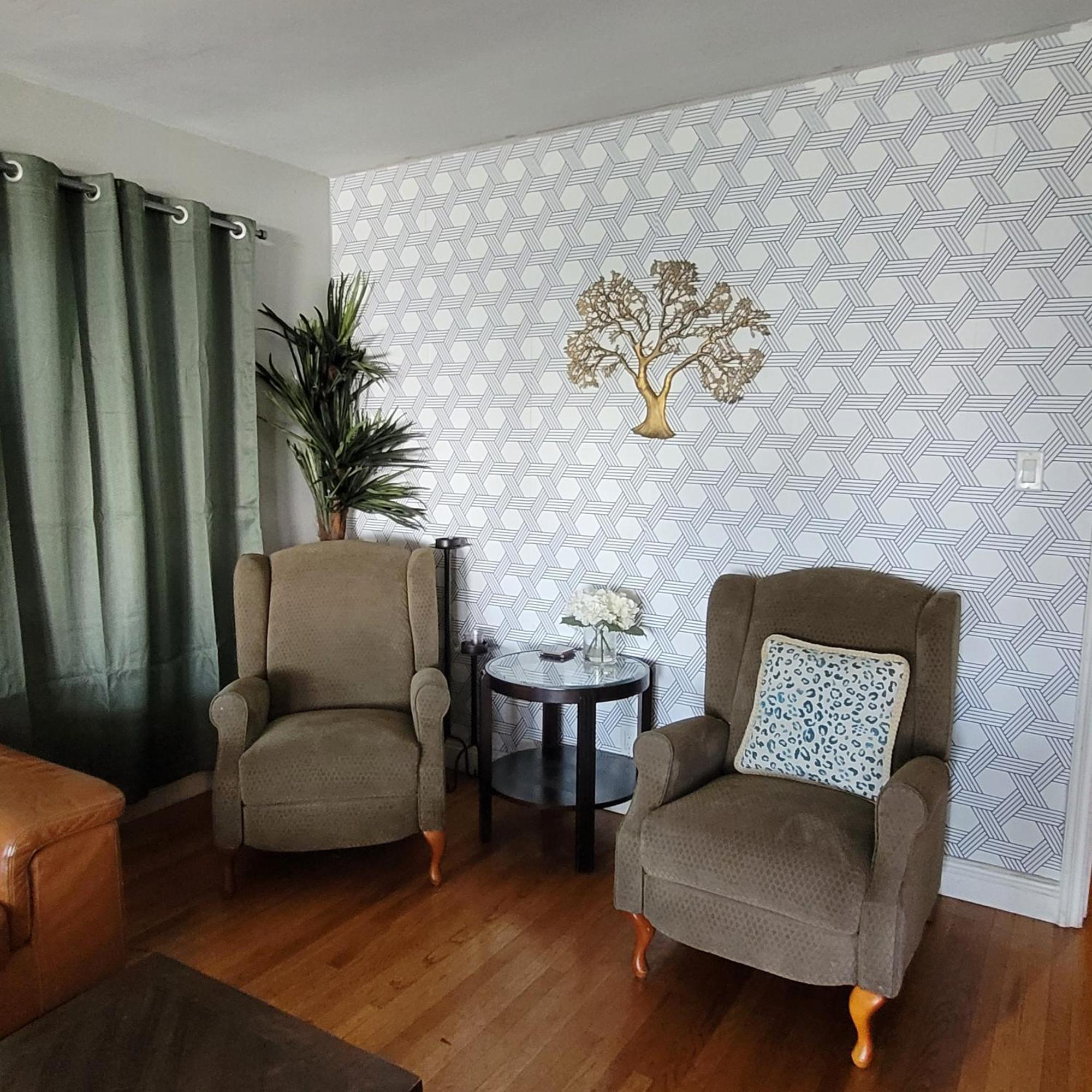 3 Bedroom 2 Bath With Jacuzzi Near Beverly Hills, Wi-fi, Jacuzzi, Roku, Bbq, Giant Games Family Fun Los Angeles